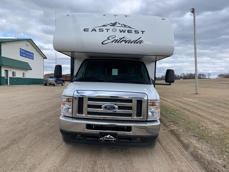2024-east-to-west-entrada-motorhome-image-2