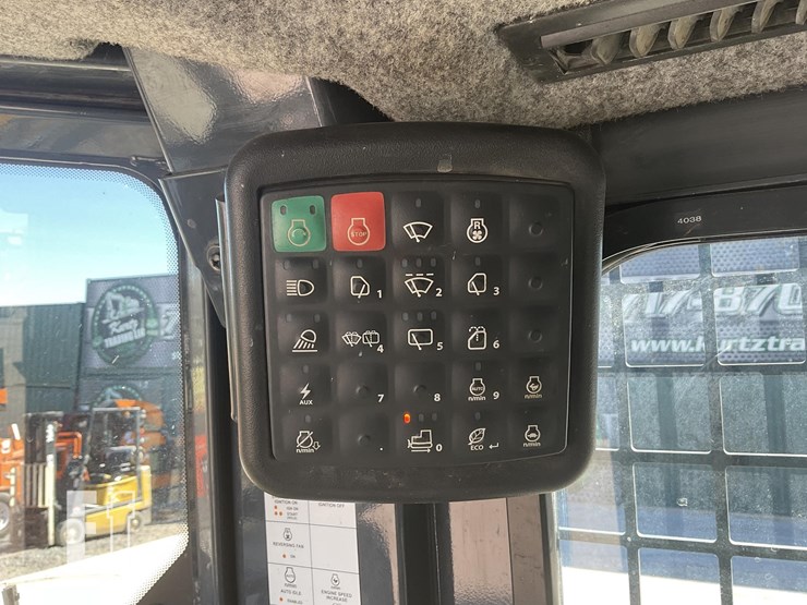 2019-deere-450k-lgp-image-15