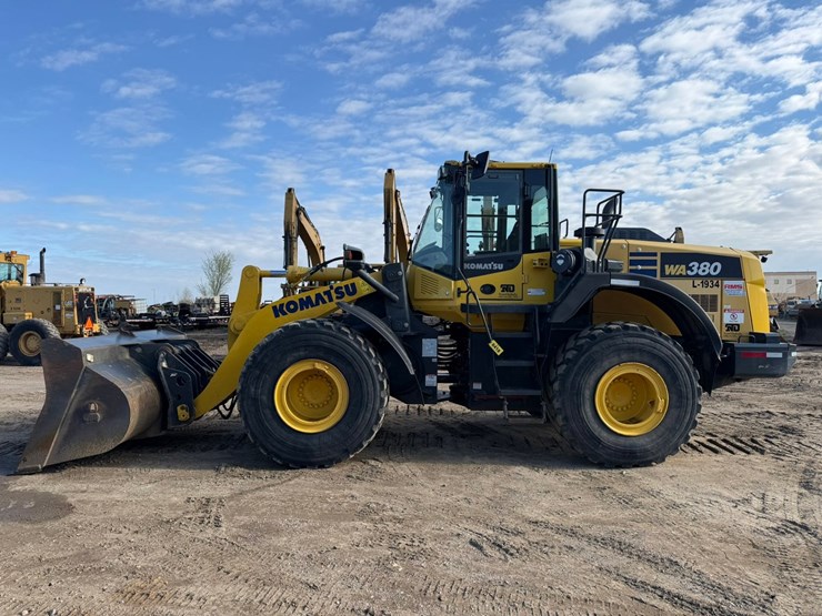 komatsu-wa380-image-2