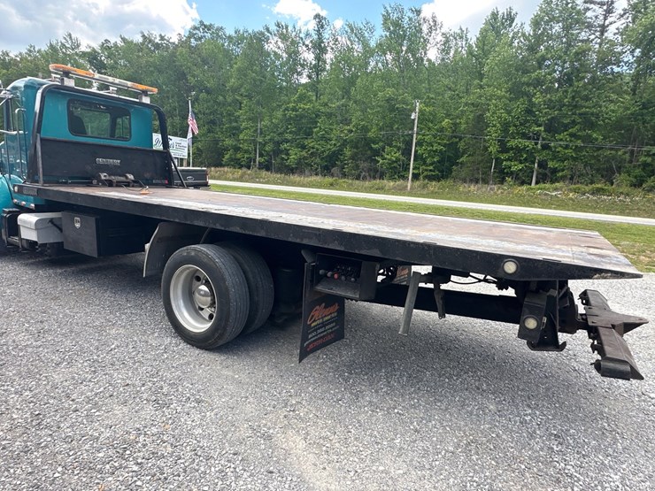 2001-peterbilt-330-image-6