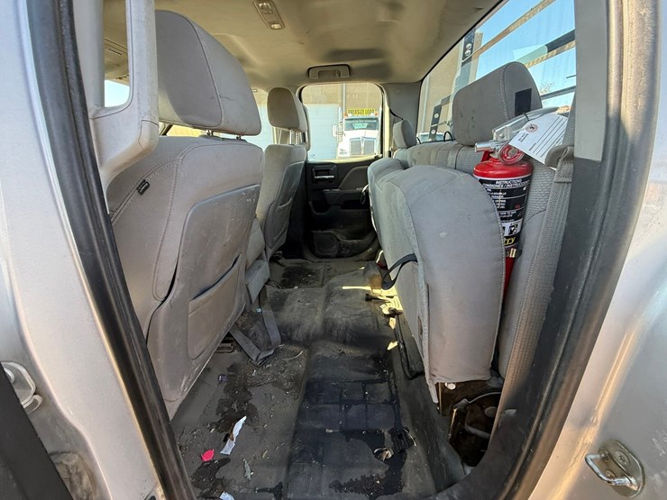 2015-chevrolet-2500-image-29