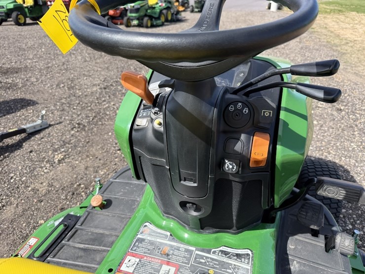 john-deere-x730-image-6