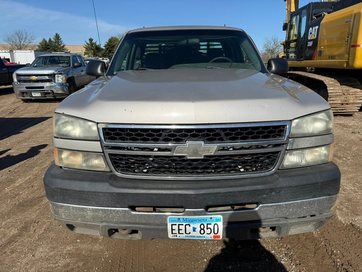 2006-chevrolet-2500-image-8
