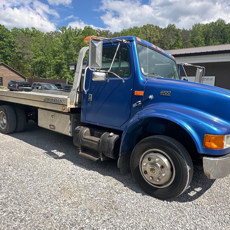 1998 INTERNATIONAL 4700