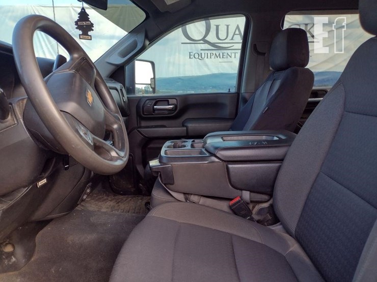 2022-chevrolet-silverado-2500hd-image-10