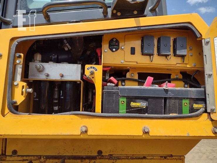 2021-deere-750l-lgp-image-21
