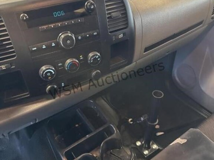 2012-chevrolet-silverado-1500-image-22