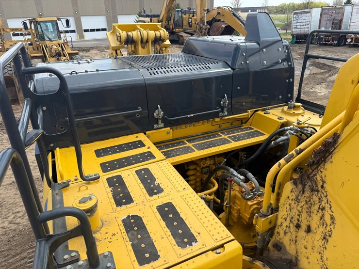 komatsu-pc490-lc-11-image-25