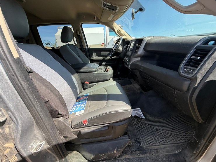 2021-dodge-2500-image-26
