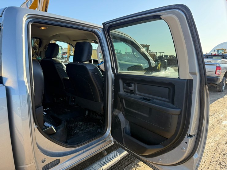 2021-dodge-2500-image-34