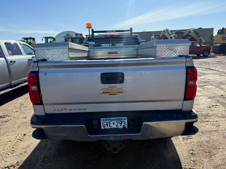 2015-chevrolet-2500-image-4