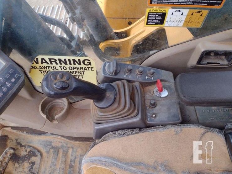 2006-deere-270d-lc-image-8