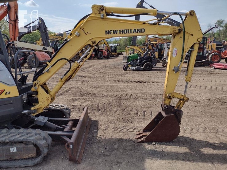 2012-new-holland-e27b-image-28