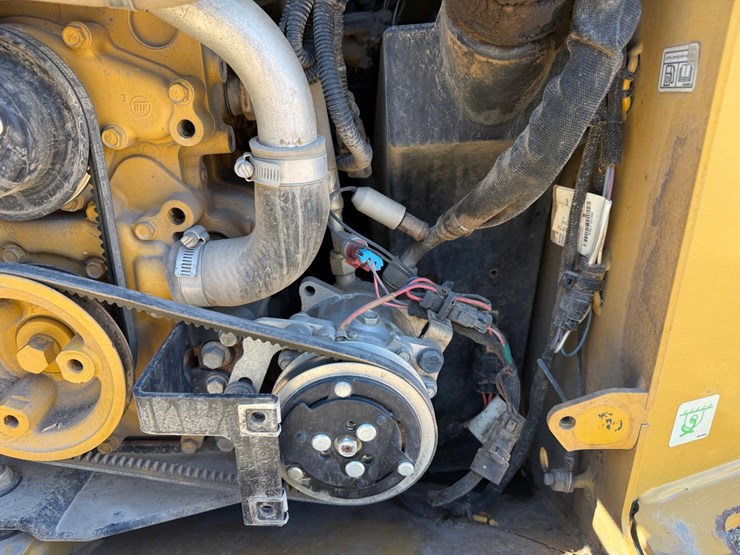 caterpillar-259d3-image-31