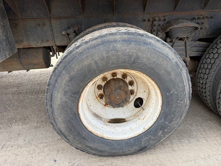 #6443-•-2003-sterling-boom/crane-truck-image-98