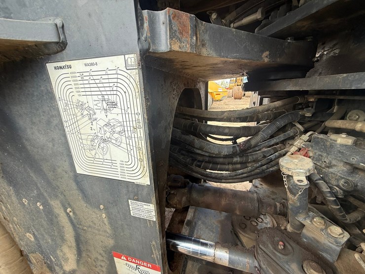 komatsu-wa380-image-35