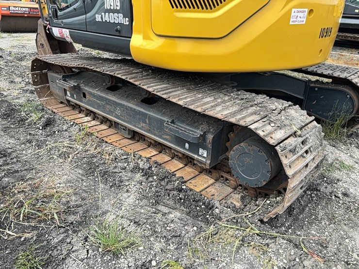 2023-kobelco-sk140sr-lc-7-image-10