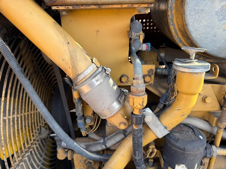 caterpillar-d4h-lgp-image-50
