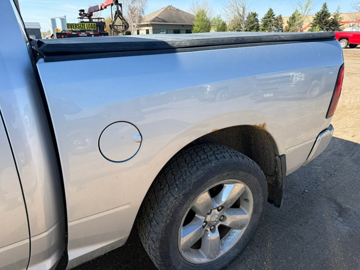 2016-dodge-1500-image-18