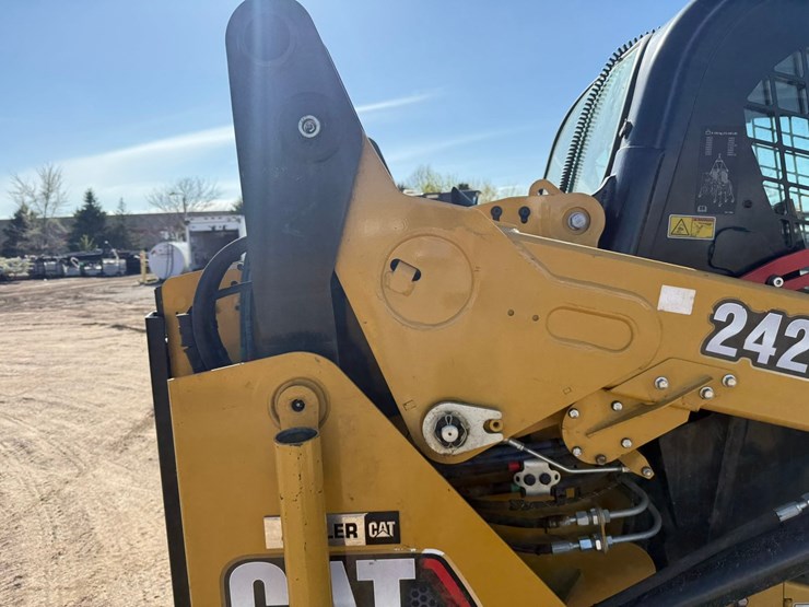 caterpillar-242d3-image-28