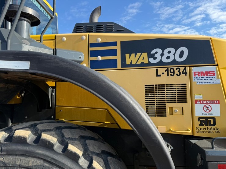 komatsu-wa380-image-64