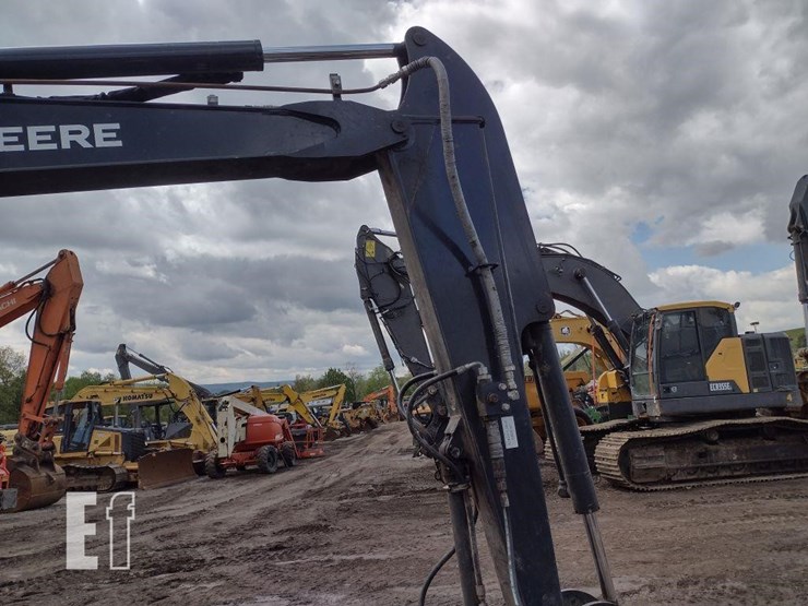 2022-deere-35g-image-32
