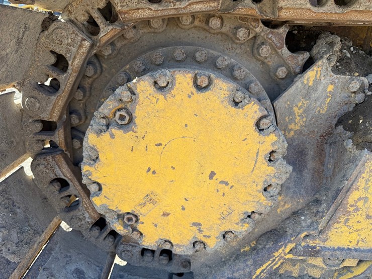 2014-komatsu-d51pxi-image-90