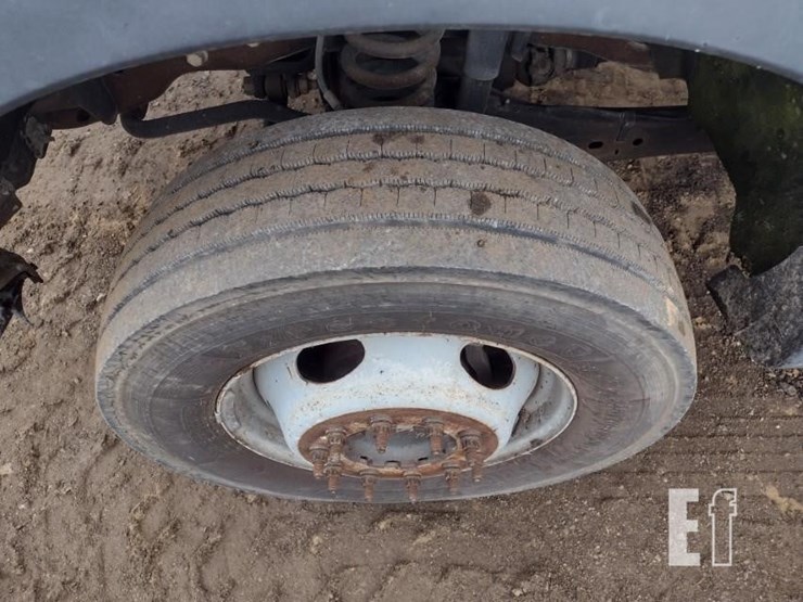 2012-ford-f550-image-17