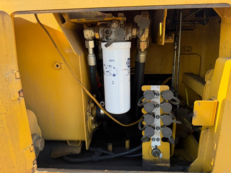 caterpillar-d4g-lgp-image-27