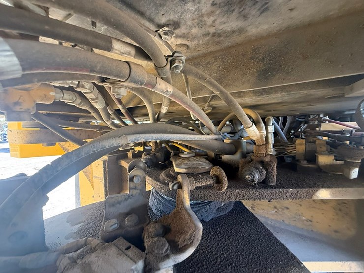 2013-caterpillar-950k-image-37
