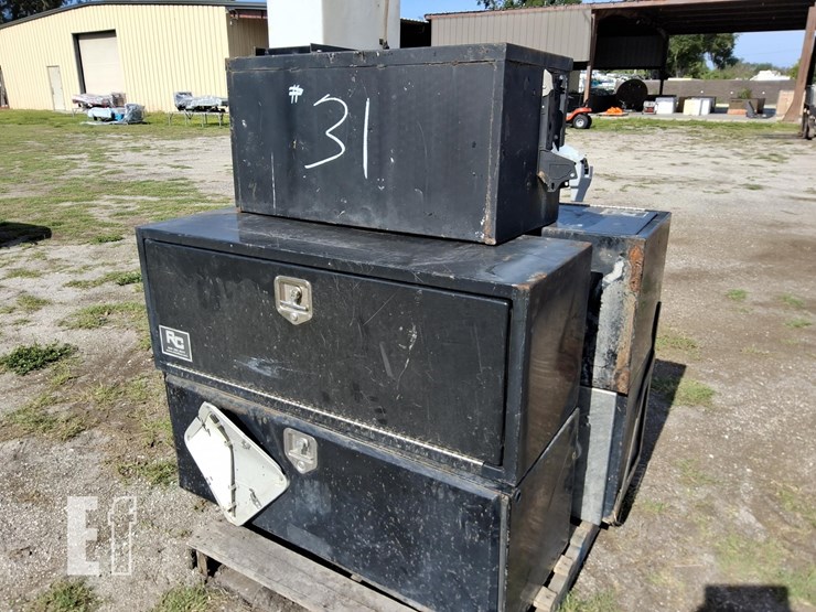 rc-tool-boxes-underbody-toolboxes-image-1