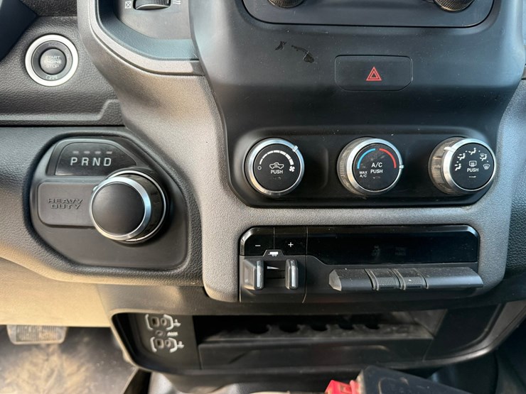 2021-dodge-2500-image-43