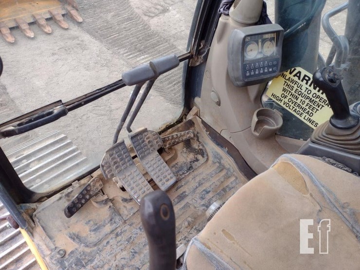2006-deere-270d-lc-image-9