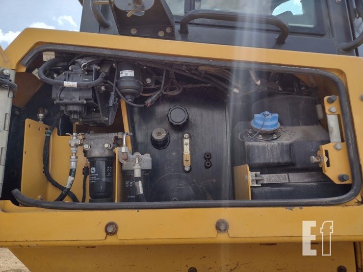 2021-deere-750l-lgp-image-34