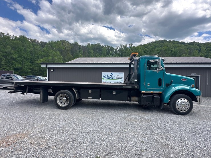 2001-peterbilt-330-image-1