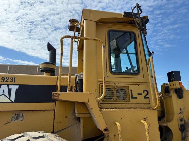 caterpillar-950f-image-58