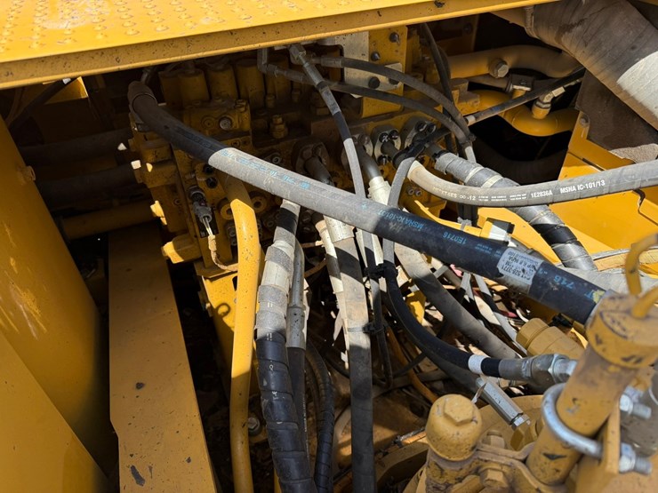 caterpillar-336-image-36