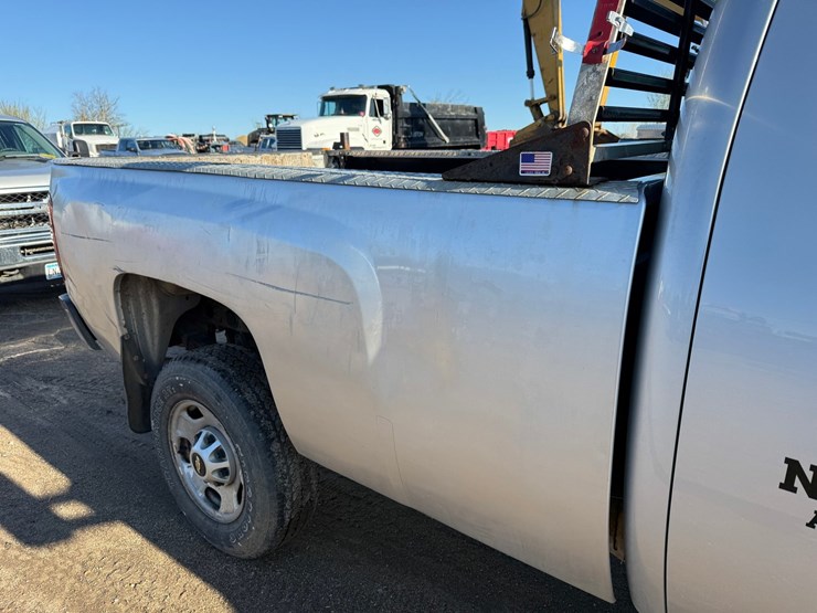 2014-chevrolet-2500-image-26