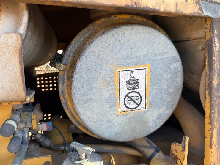 caterpillar-d4h-lgp-image-52