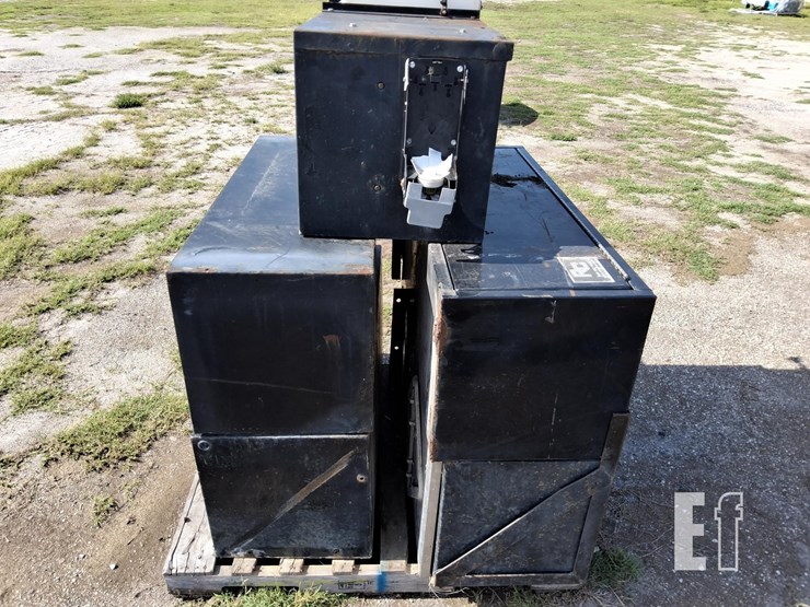 rc-tool-boxes-underbody-toolboxes-image-2