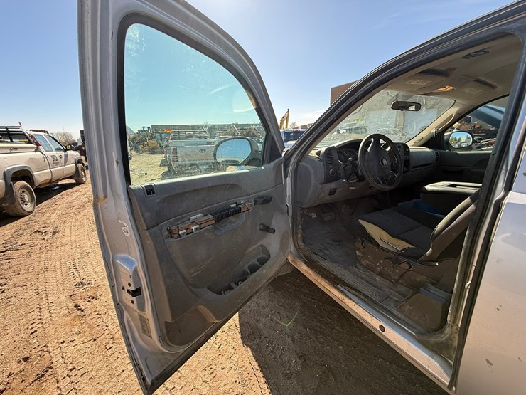 2013-chevrolet-2500-image-38