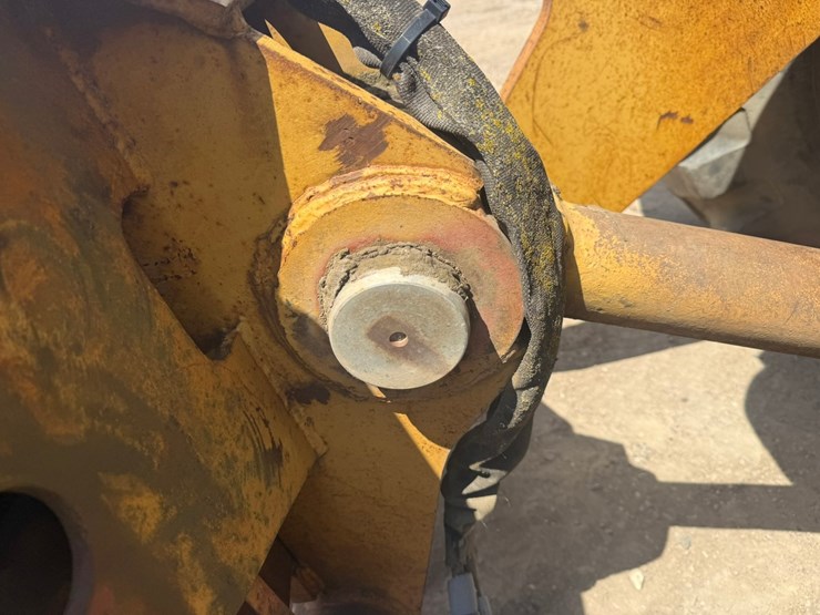 caterpillar-966d-image-15