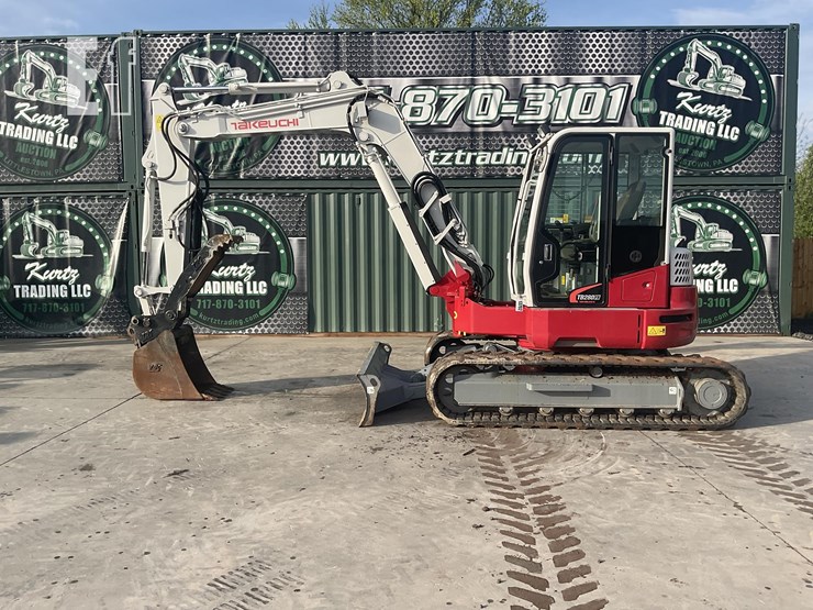 2015-takeuchi-tb280fr-image-1