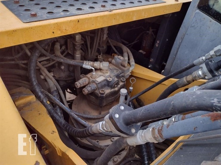 2006-deere-270d-lc-image-42