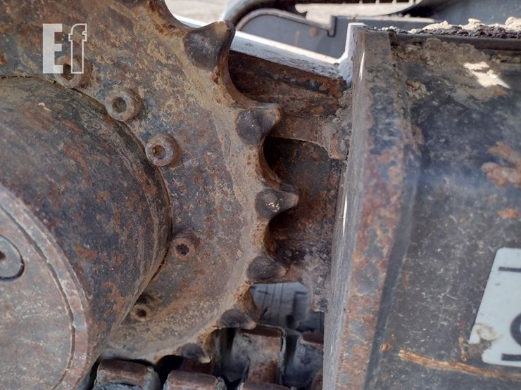 2012-new-holland-e27b-image-32
