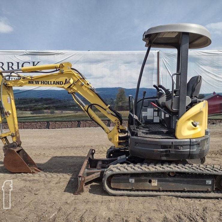 2012 NEW HOLLAND E27B