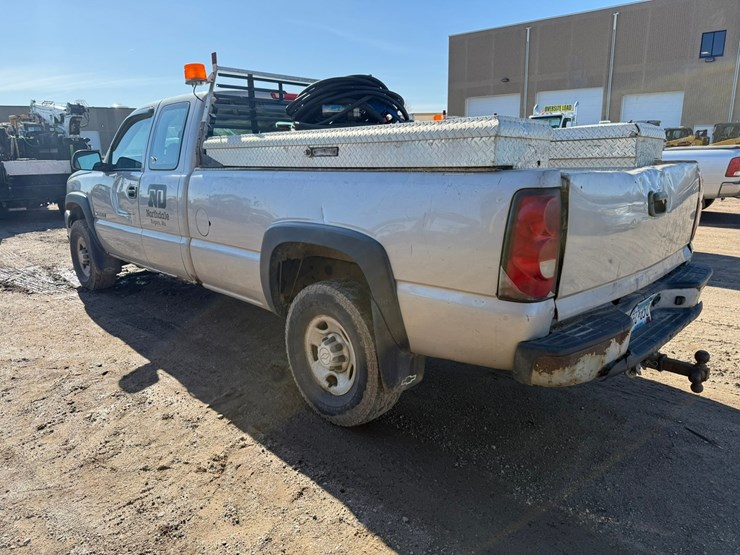 2006-chevrolet-2500-image-3
