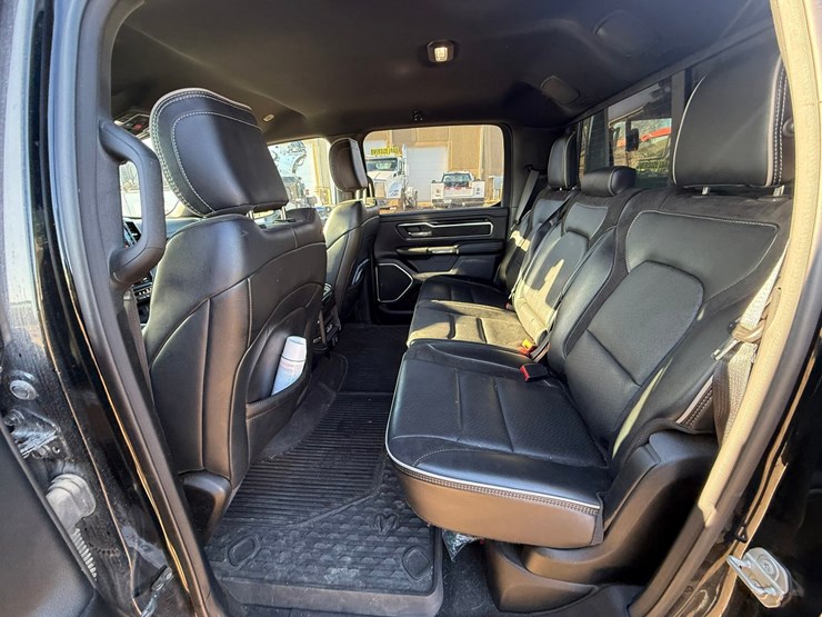 2021-dodge-1500-image-35