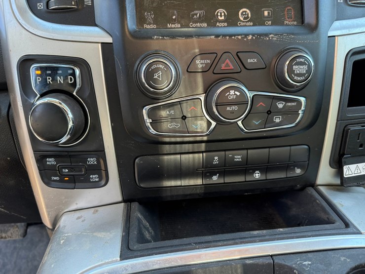 2016-dodge-1500-image-38