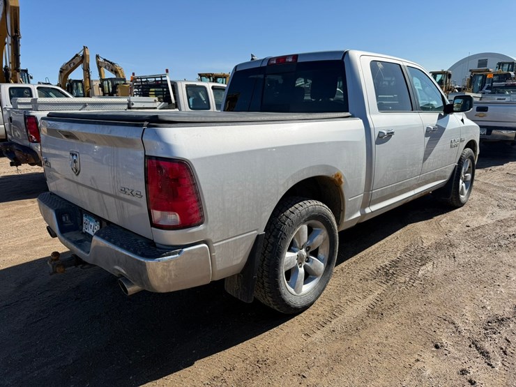 2016-dodge-1500-image-5